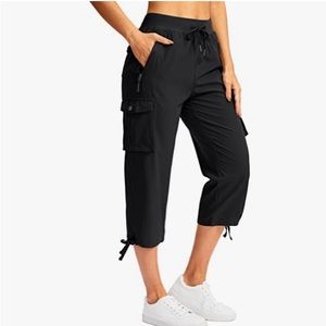 Women’s Cargo Capri Pants